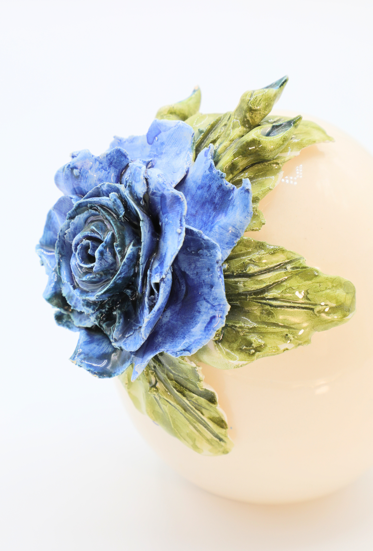 Uova con rosa blu
