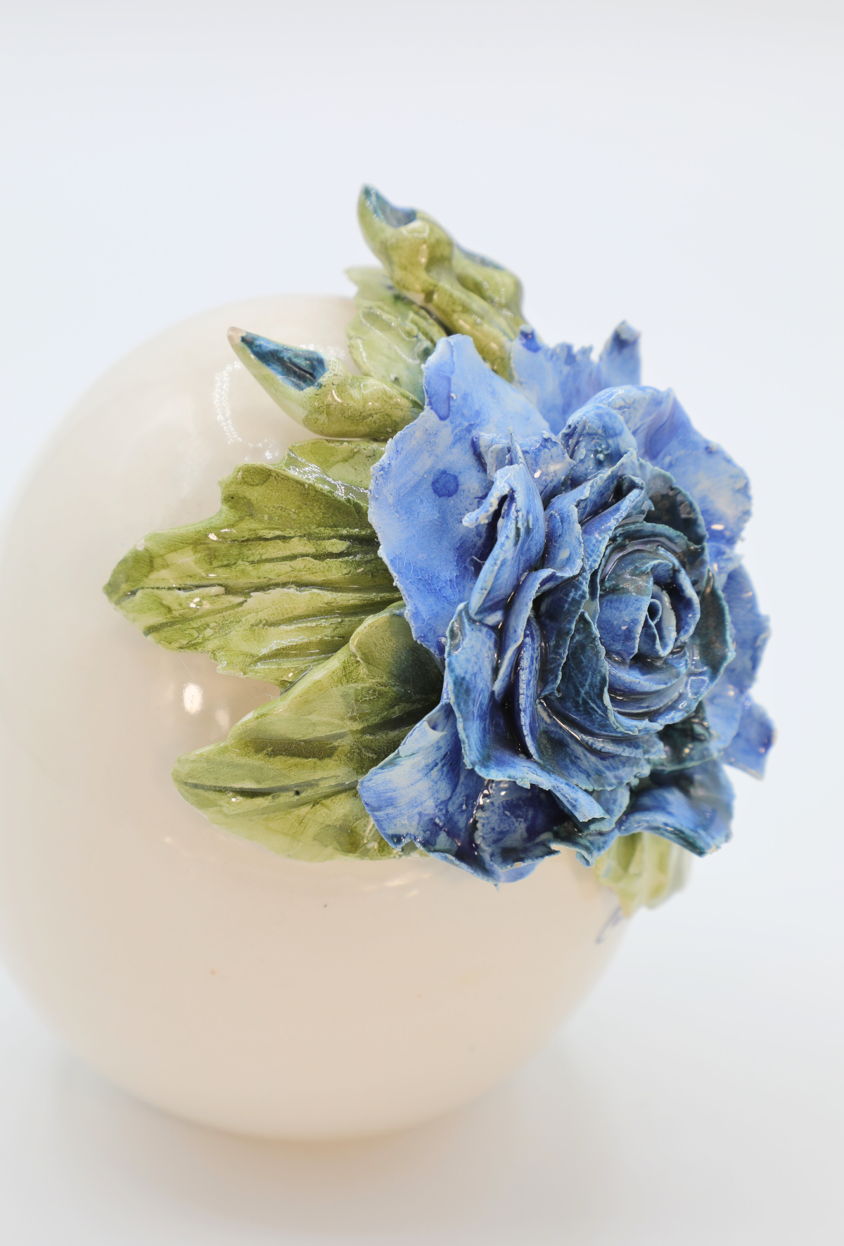 Uova con rosa blu