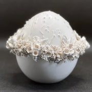 Uovo con ghirlanda bianco